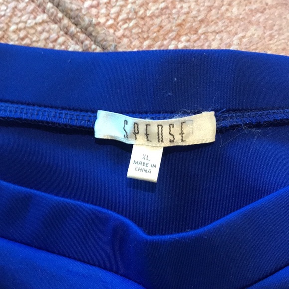 Laser cutout hem - Picture 2 of 2